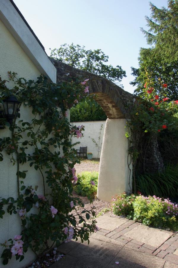 مبيت وإفطار كرديتون St Michaels House المظهر الخارجي الصورة