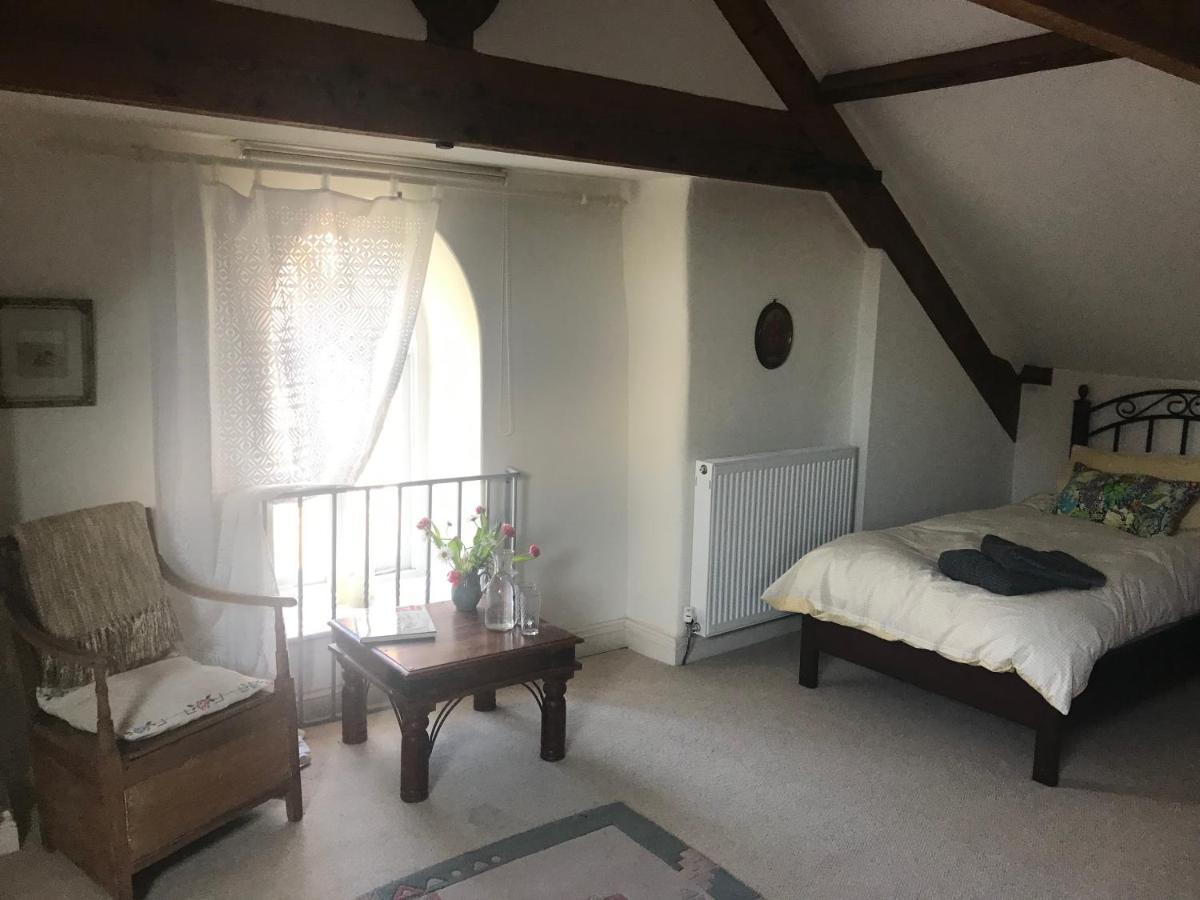 مبيت وإفطار كرديتون St Michaels House المظهر الخارجي الصورة