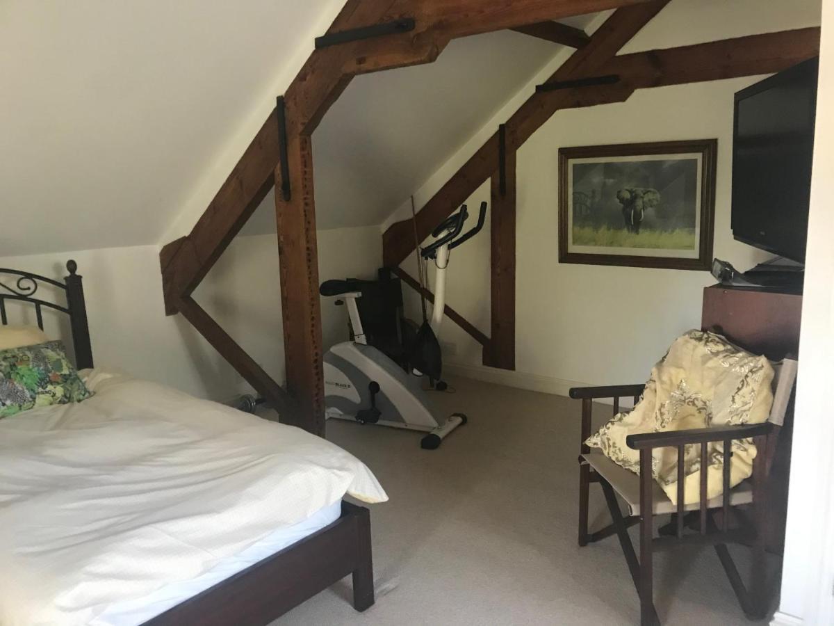 مبيت وإفطار كرديتون St Michaels House المظهر الخارجي الصورة